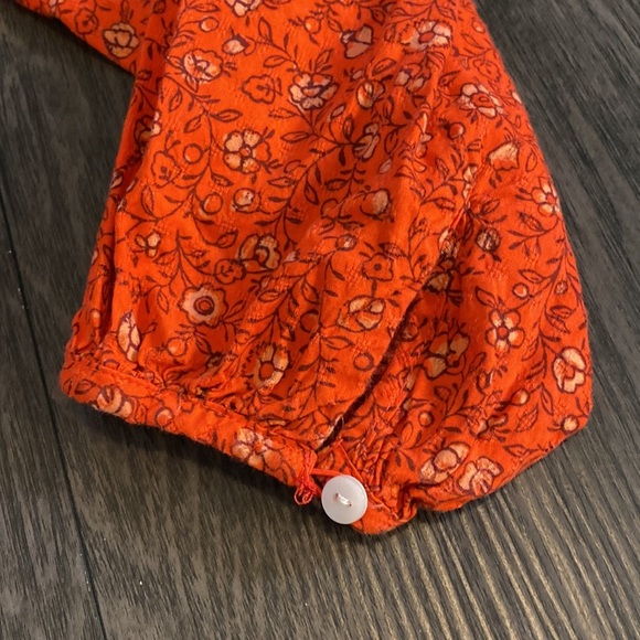 Universal Thread wrap long-sleeve top. Size M. Burnt orange floral pattern - Picture 13 of 15